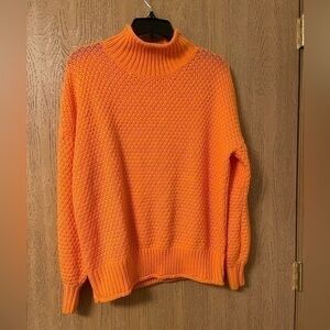 Women’s Yundai Sweater Size Large